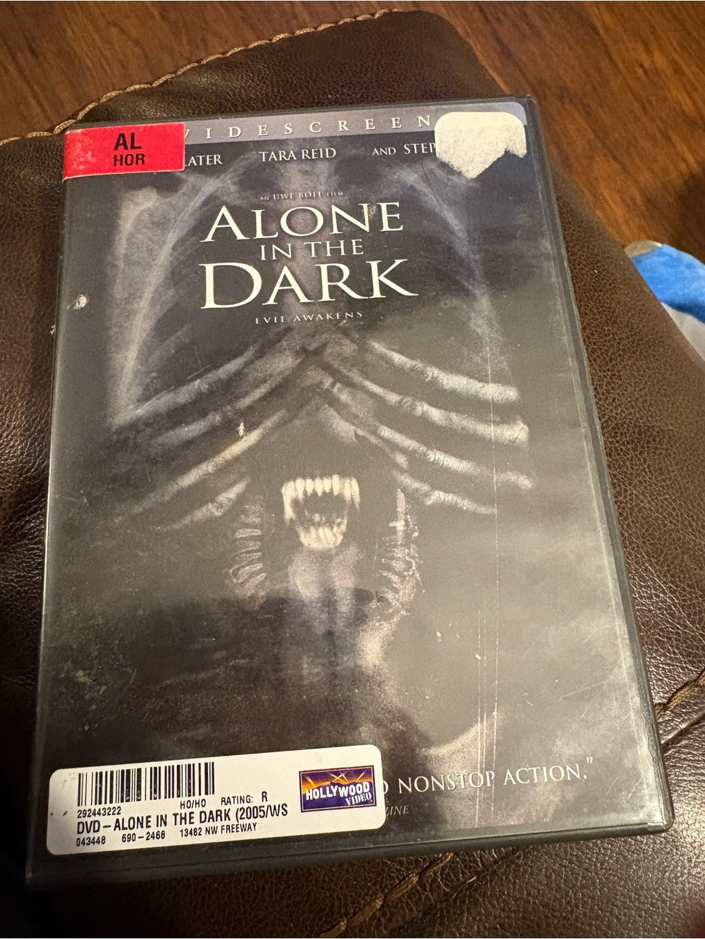 Alone in the Dark DVD - Black Horror Cover